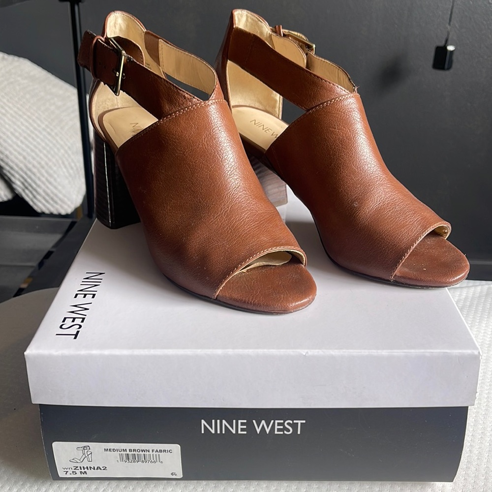 Nine West gaceo brown faux leather heels